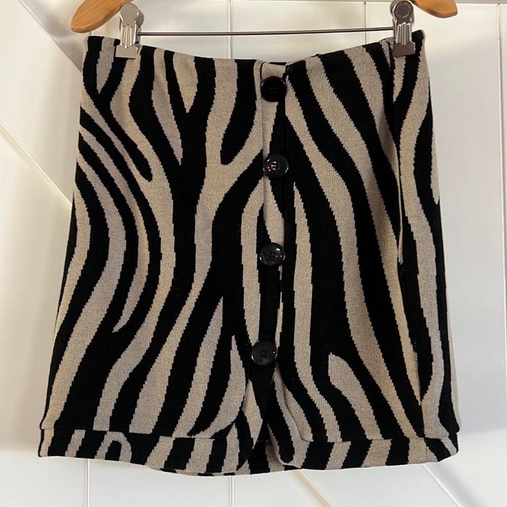 Zara button down skirt size large